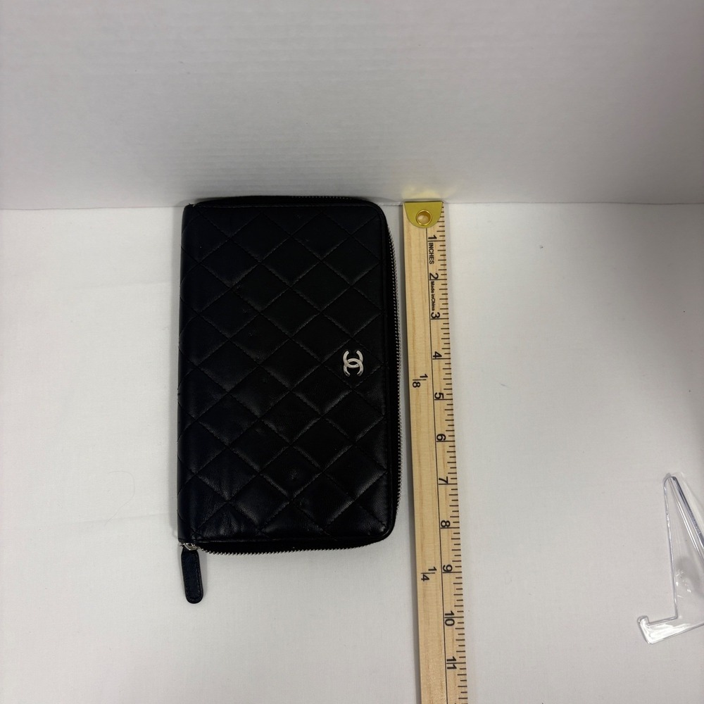 Chanel WOC Wallet On Chain Black Quilted Lambskin Silver CC Logo Zip Around - Picture 9 of 16